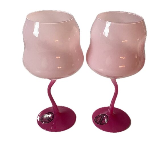 2 La Tulipe Pink Wine  Glasses  Unique Opaque Pink Wavy Stem  NEW - Picture 1 of 5